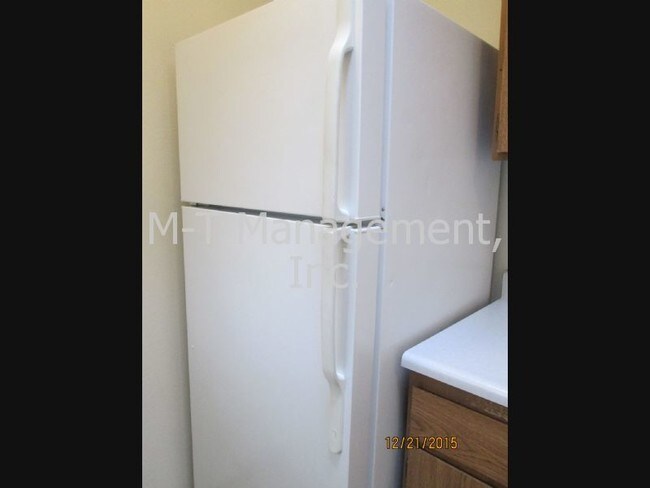 Building Photo - Middle floor 1 br/1 bath apt in Cedar Glen