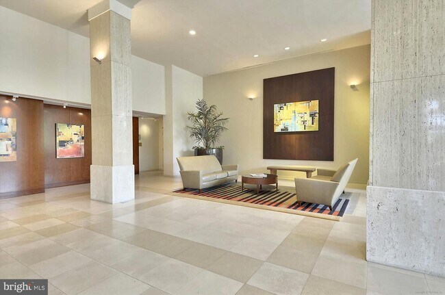 Foto del edificio - 301 N Beauregard St