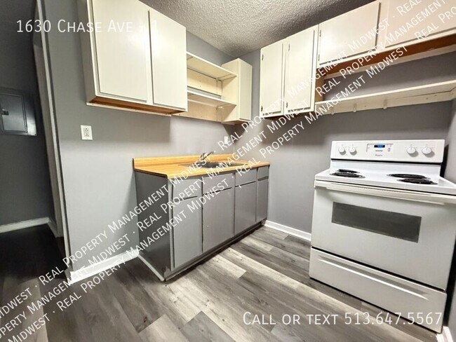 Foto del edificio - 1630 Chase Ave
