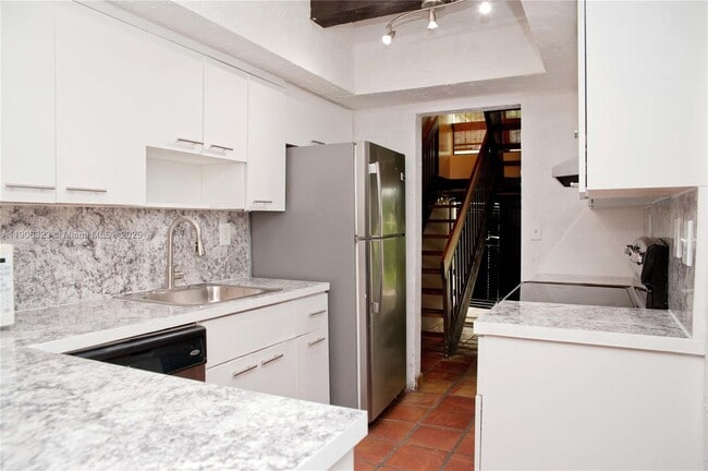 Building Photo - 19216 NE 25th Ave