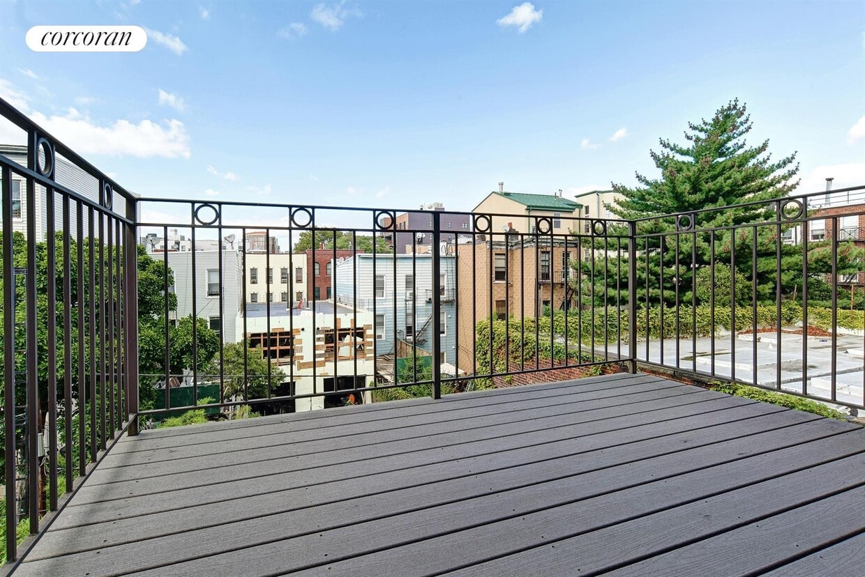 Building Photo - 151 Green St