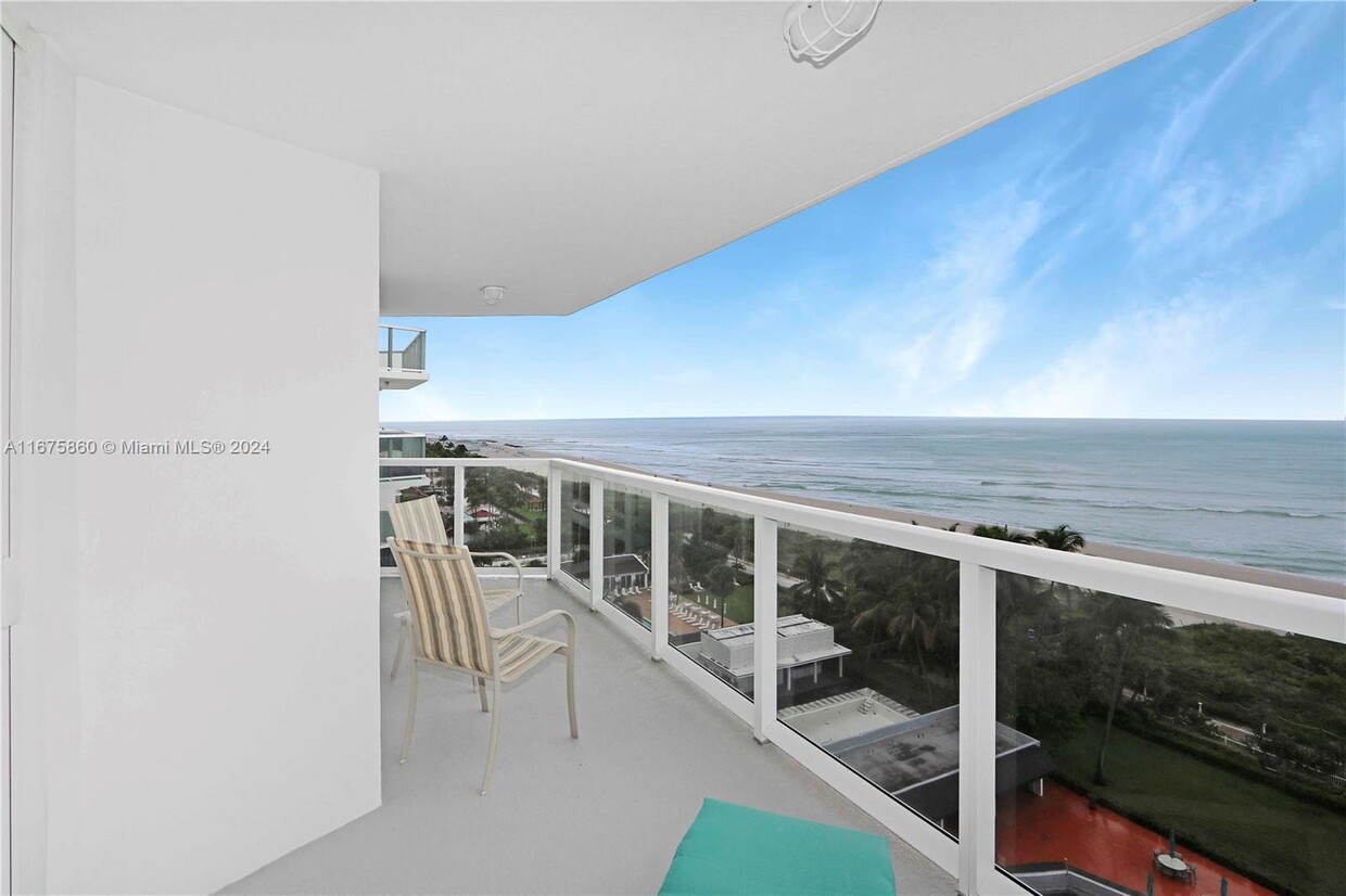 Foto principal - 2401 Collins Ave