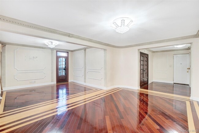 Foto del edificio - 94-10-94-64 64th Rd