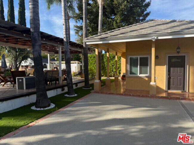 Foto del edificio - 6231 Royer Ave