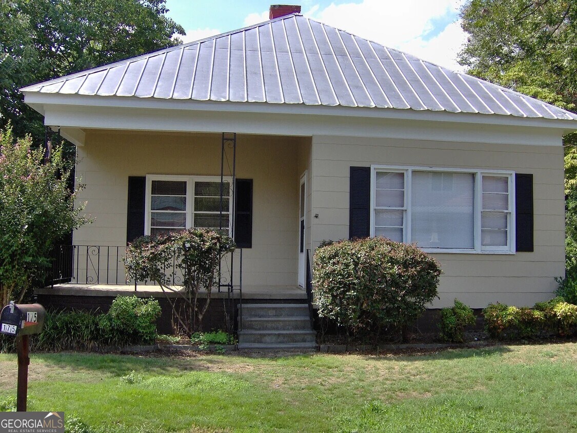 Foto principal - 175 Inglewood Ave