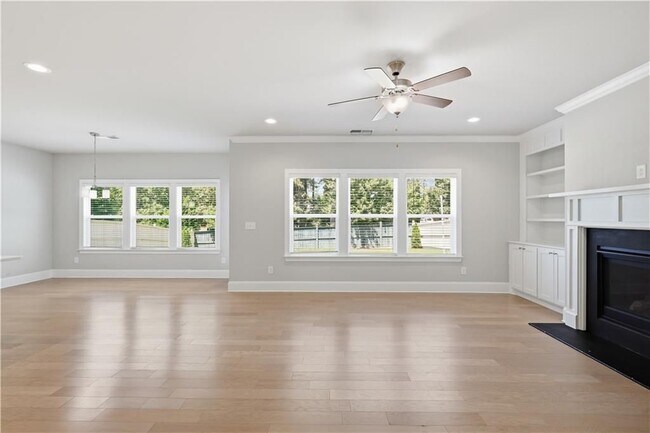 Foto del edificio - 781 Belerose Ln