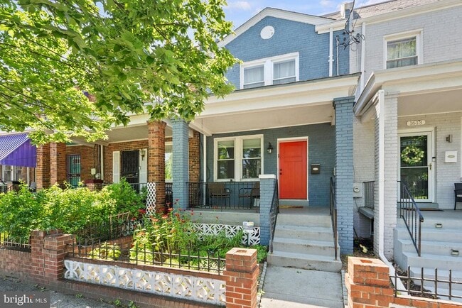 Building Photo - 1615 Fairlawn Ave SE