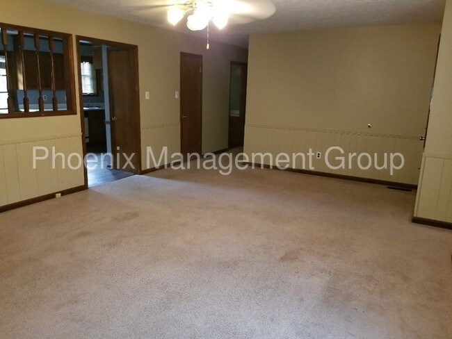 Building Photo - 142 Elmfield Dr