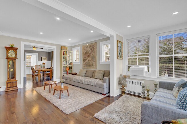 Foto del edificio - 65 Roxbury Rd