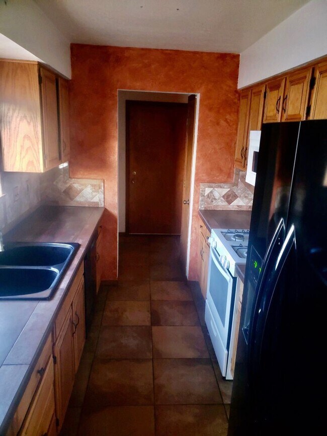 Foto del edificio - 3 br, 2 bath House - 5009 Sooner TRL NW