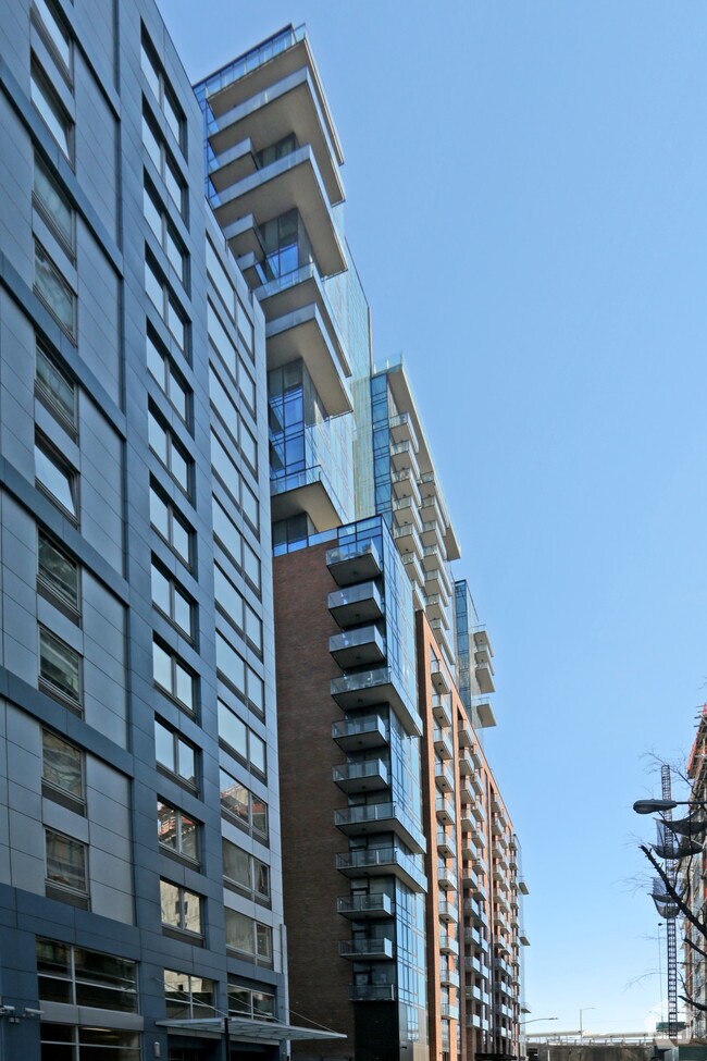 HALO LIC Apartments Long Island City, NY