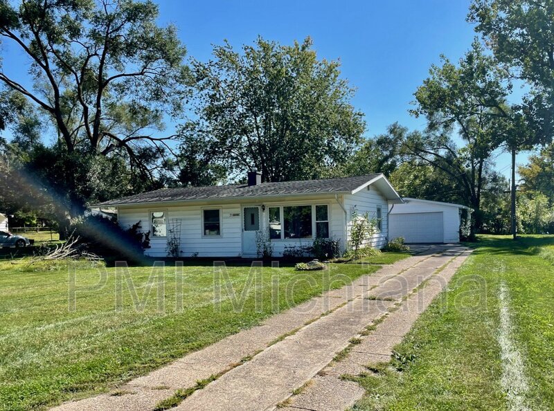 15638 Hamilton St, Granger, IN 46530 House Rental in Granger, IN