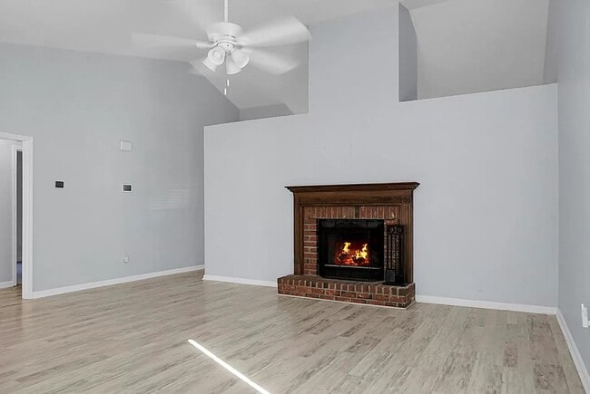 Foto del edificio - 1084 Willowood Ave