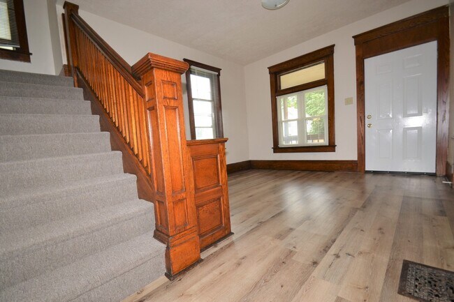 Foto del edificio - 513 E Buchtel Ave
