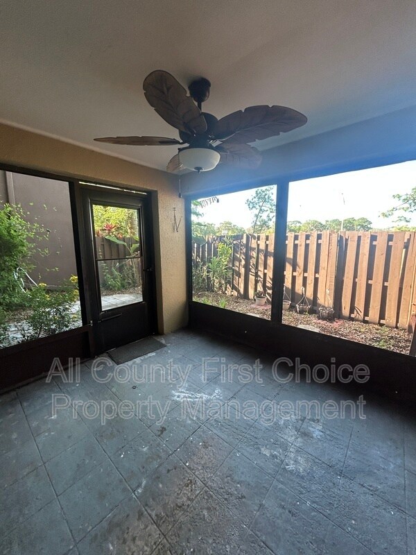 Building Photo - 780 S Village Dr
