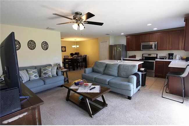 Living - 2803 Birchcreek Dr