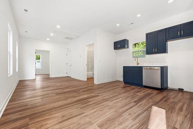 Photo - 711 Gerard St Townhome