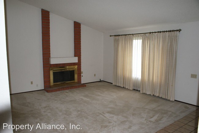 Building Photo - 4 br, 2 bath House - 3716 Black Feather Drive