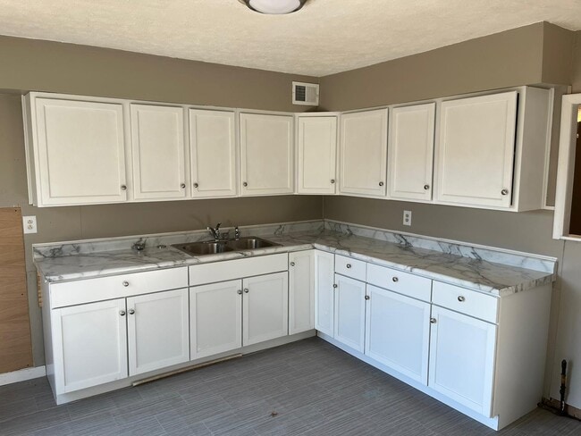 Photo - 1107 Hiatt St House