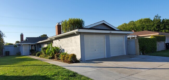 Front Building with Garage 2-2 - 14281 Green Valley Dr