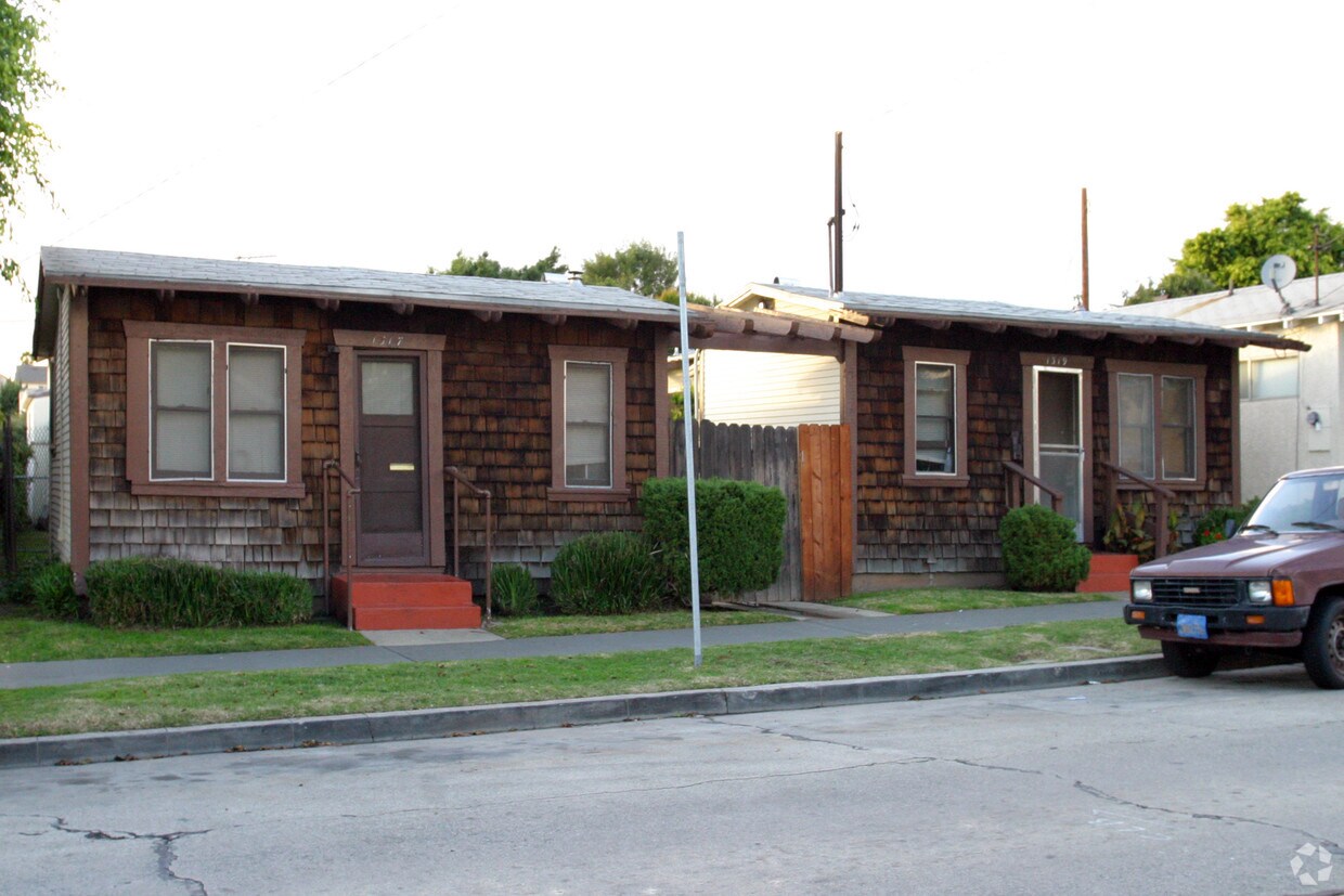Primary Photo - 1317-1319 Termino Ave