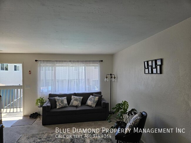 Foto del edificio - Spacious 2 BR, 1.5 BA in Del Mar Palms