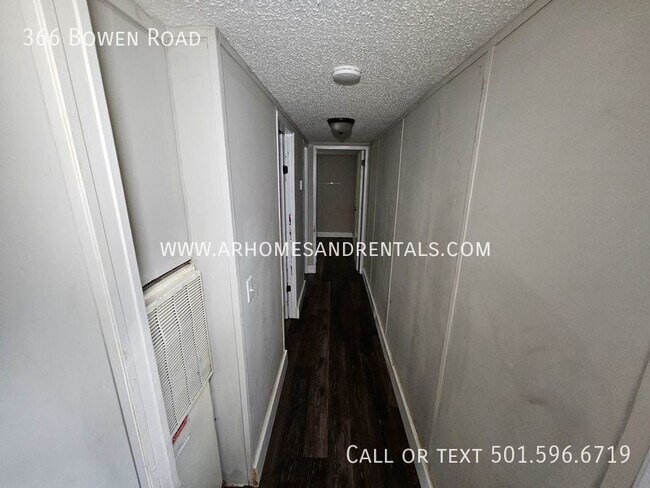 Building Photo - 366 Bowen Road | $1195 | 3 beds, 2 bath
