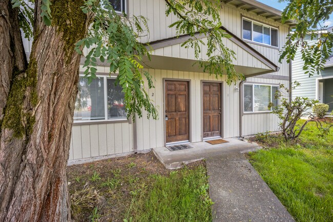 Building Photo - 428 1st Ave N
