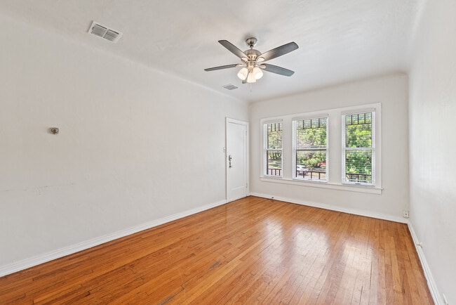 Foto del edificio - Huisache