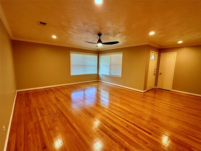 Foto del edificio - 4325 Kinglet St