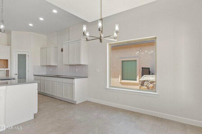 Building Photo - 360 Playa Vis St