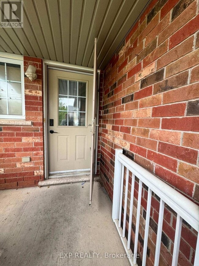 Building Photo - 717 Activa Ave
