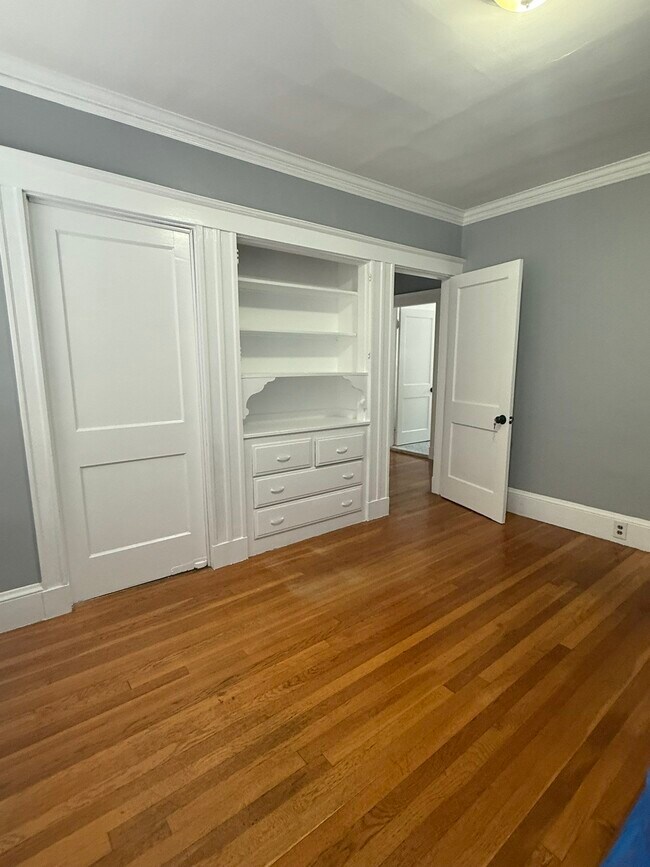 Building Photo - 34 Matchett St