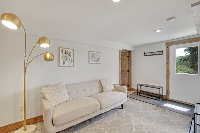 Foto del edificio - Gorgeous Lock-off on top of Mt Baldy, 2BD/2BA