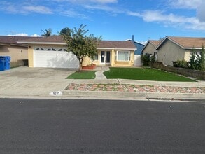 Building Photo - 1611 Oakhorne Dr Building Photo - 1611 Oakhorne Dr