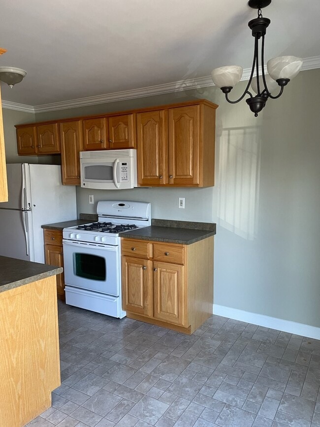 30 Carriage Dr Unit 30 Carriage Drive, Milford, CT 06460 Condo for