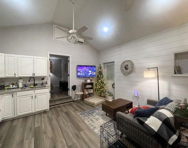 PRE-LEASING FOR JULY 2026! - PRE-LEASING FOR JULY 2026! House