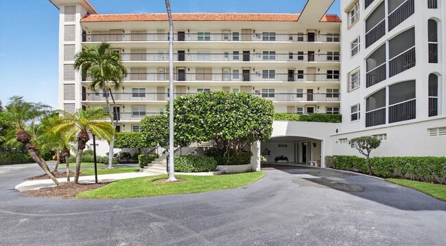 Foto del edificio - 2871 N Ocean Blvd