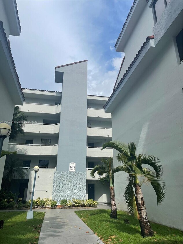 Primary Photo - 8275 SW 152nd Ave