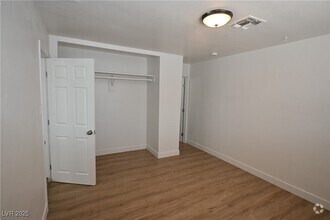 Building Photo - 1610 Marlin Ave