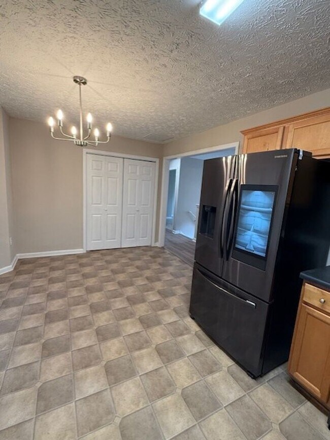 Foto del edificio - 4 Bedroom 3 Bath Specious Home