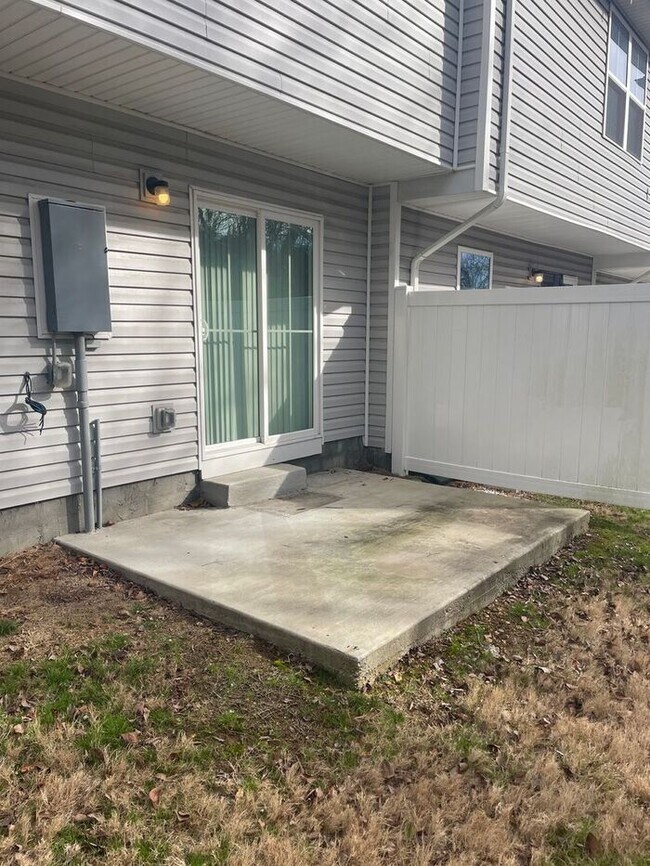 Foto del edificio - Stunning 3BR 3BA Home w/ Private Patio • Full Appliance Suite • Wooded-View Patio in Nashville