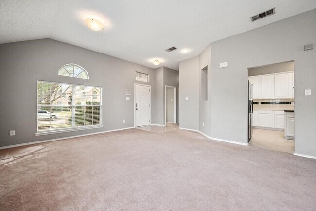 Foto del edificio - 7700 Glenoaks Dr