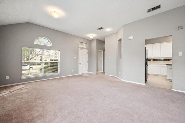 Photo - 7700 Glenoaks Dr House