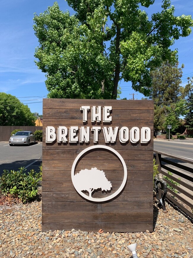 Building Photo - The Brentwood - 5914 Stanley Avenue Apartm...