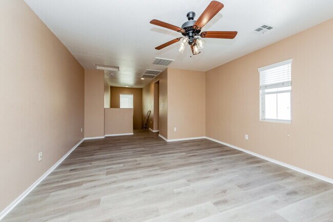 Building Photo - 2613 E Cliff Lodge Ave