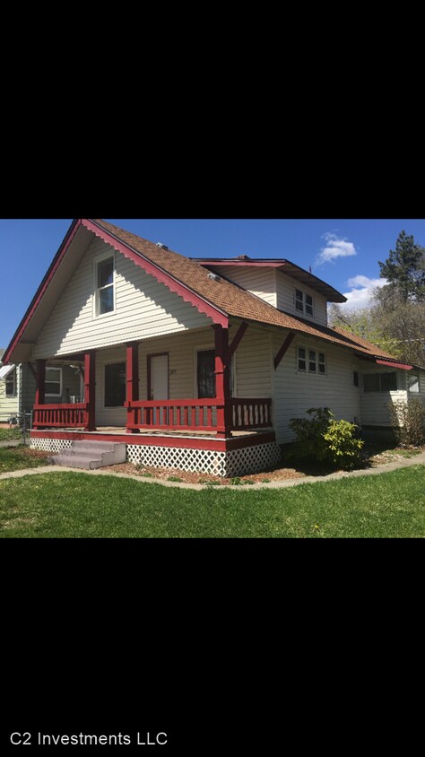 Primary Photo - 3 br, 2 bath House - 207 E LACROSSE