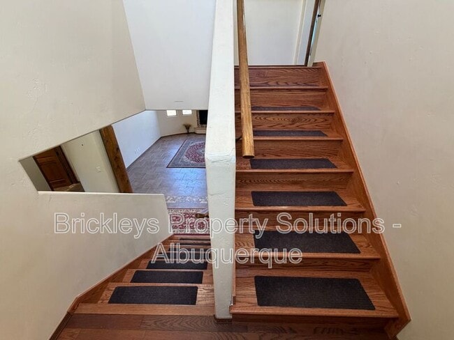 Foto del edificio - 6323 Pima Pl NW