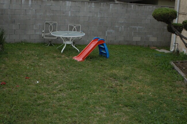 Yard - 7123 Lime Ave