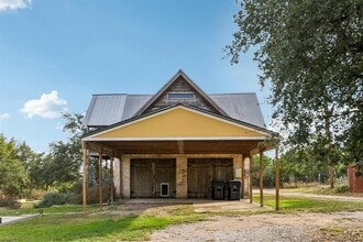 Building Photo - 24369 Bingham Creek Rd